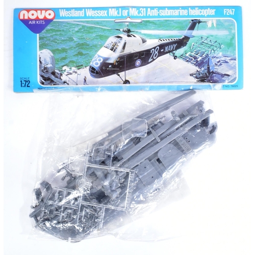 302 - Model Kits - a collection of x8 vintage 1/72 scale plastic model kits of Military interest to includ... 