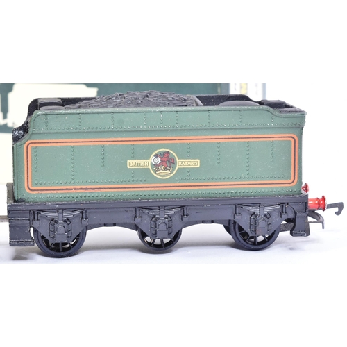 305 - A vintage Wrenn OO / HO gauge model railway trainset locomotive engine and tender. No. 4075 'Cardiff... 