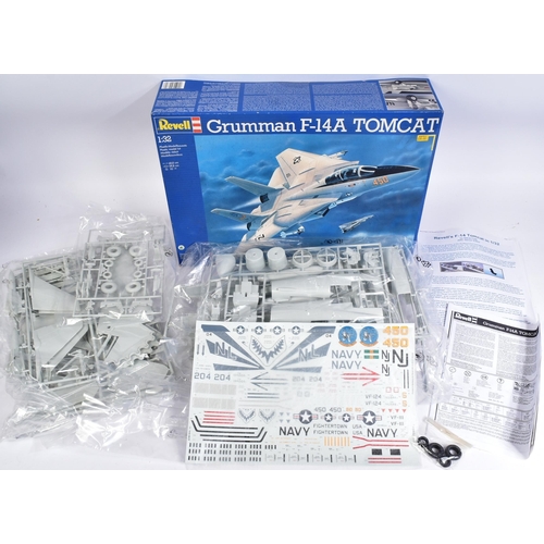 31 - A vintage Revell 1/32 scale boxed model kit No. 4770 of the Grumman F-14A Tomcat American fighter ai... 