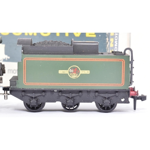 315 - A vintage Wrenn HO / OO gauge model railway trainset locomotive engine and tender, 4-6-2 34005 'Barn... 