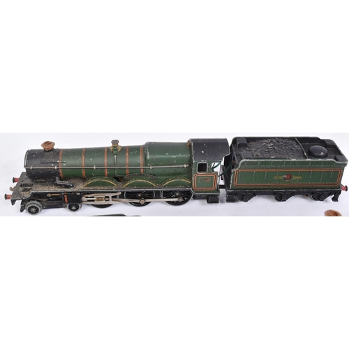 32 - A collection of assorted vintage Hornby Dublo model railway trainset locomotive engines, to include:... 