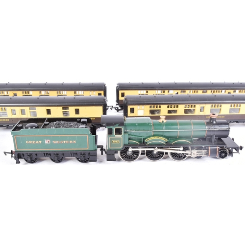 326 - Model Railway - an original Hornby OO gauge model railway trainset locomotive engine No. R759 Class ... 