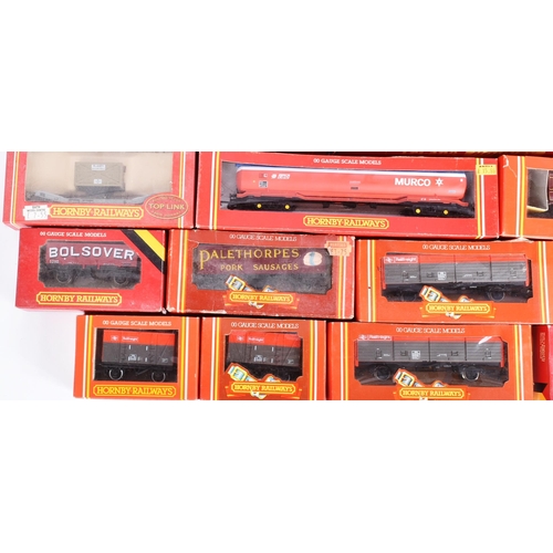 337 - Model Railway - a large collection of Hornby OO gauge model railway trainset locomotive rolling stoc... 