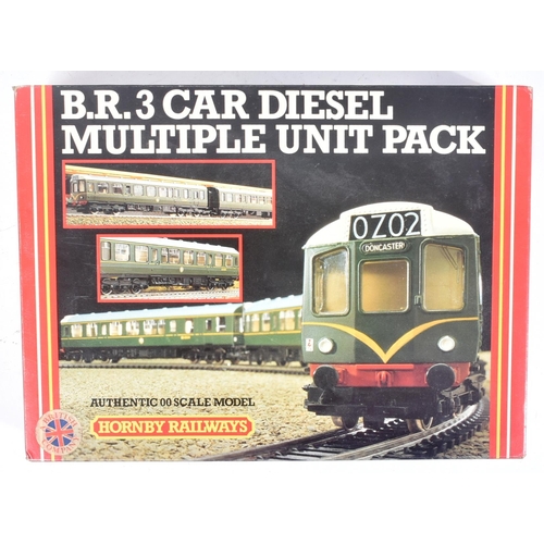 340 - A vintage Hornby OO gauge model railway electric trainset No.R687 'B.R. 3 Car Diesel Multiple Unit P... 