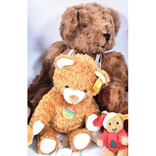 360 - Teddy Bears - a collection of assorted soft toy teddy bears, largely German Steiff made examples to ... 