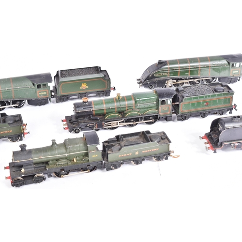 38 - A collection of assorted vintage Hornby OO gauge model railway trainset locomotive engines, to inclu... 