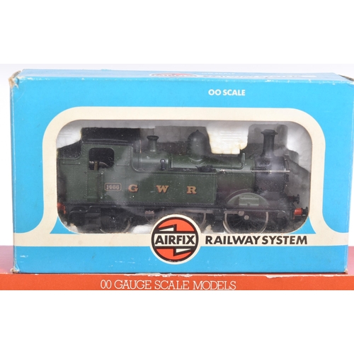 466 - Model Railway - a collection of assorted OO gauge model railway trainset locomotive engines and a se... 