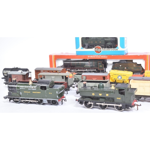 466 - Model Railway - a collection of assorted OO gauge model railway trainset locomotive engines and a se... 