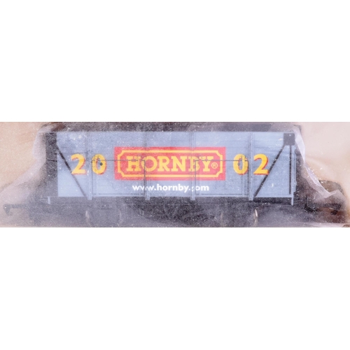 48 - A collection of x8 Hornby OO gauge model railway trainset locomotive rolling stock wagons, comprisin... 