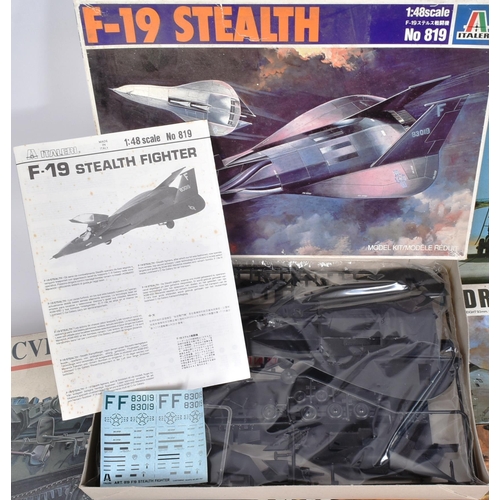 75 - Collection of vintage assorted model kits of transport and aircraft interest, from various makers su... 