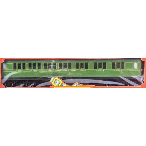 76 - A collection x12 of assorted Hornby OO gauge model railway trainset locomotive rolling stock coaches... 