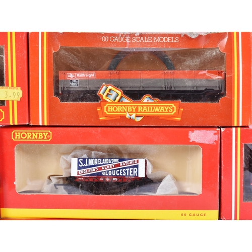 78 - A collection of assorted Triang / Hornby OO gauge model railway trainset locomotive rolling stock va... 