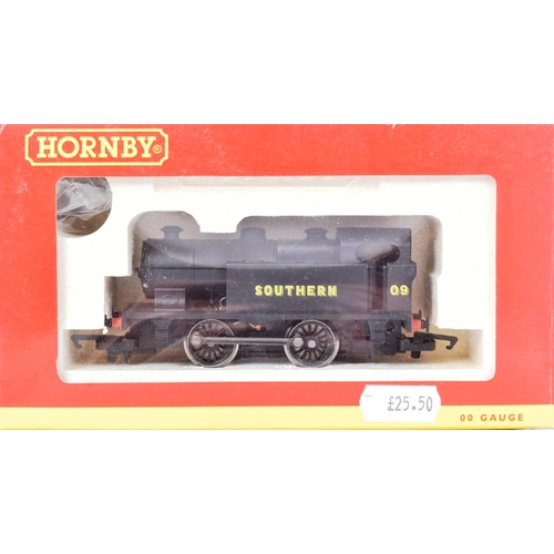 94 - Three vintage Hornby OO gauge model railway trainset locomotive engines comprising; R2264 Southern 0... 