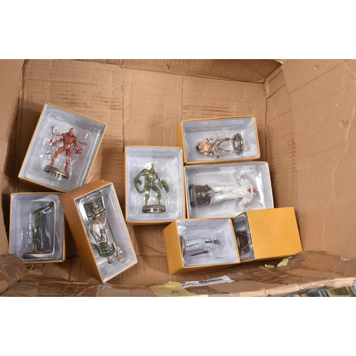 736 - Marvel Universe - a large collection of Eaglemoss collectible Marvel Chess figures. Detailed figurin... 