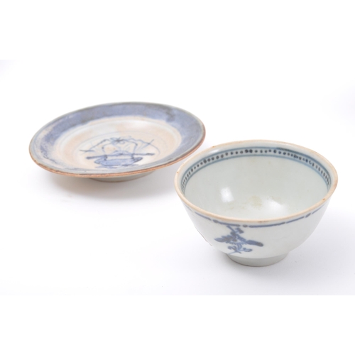 295 - An assortment of 18th century Chinese Oriental cargo vessel blue & white porcelain & ceramic bowls a... 