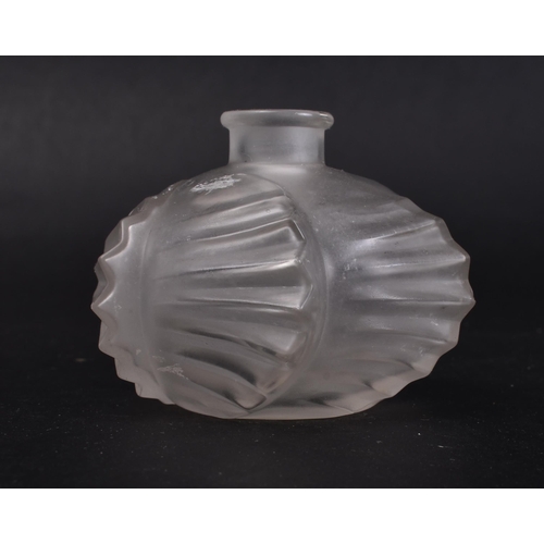 35 - A 1930s Art Deco Rene Lalique Camille pattern frosted glass perfume bottle and stopper. The base wit... 