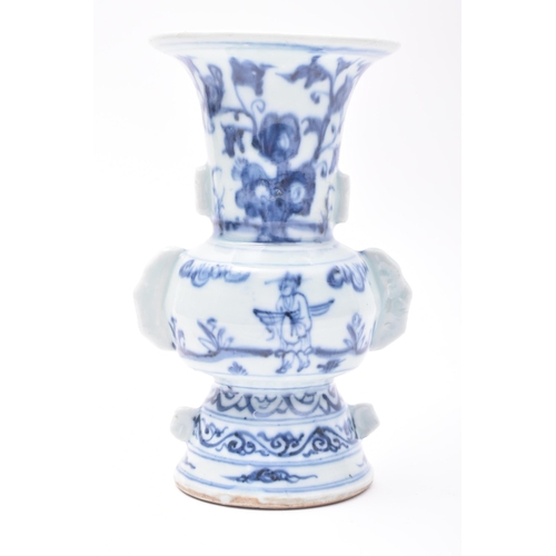 379 - A 17th century Ming Dynasty (1368 to 1644 A.D.) Chinese ceramic blue & white vase. The vase having a... 