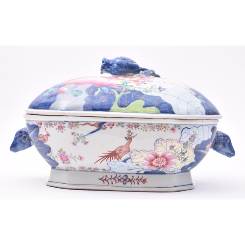 90 - An early 18th century Kangxi period Chinese export porcelain famille rose lidded soup tureen> The tu... 