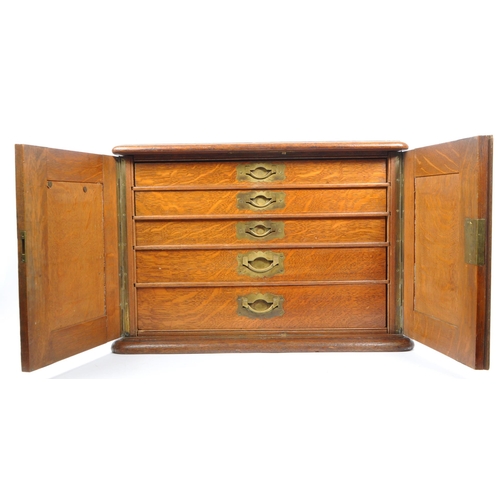 1044 - A canteen of silver plate / EPNS cutlery, mostly by Henry Wilkinson & Co of Sheffield plus some from... 