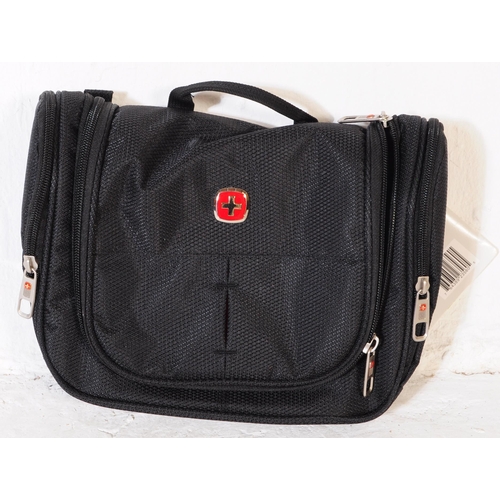 553 - Swiss Gear - Wenger collection - Contemporary selection of Swiss made travel luggage bags. Comprisin... 