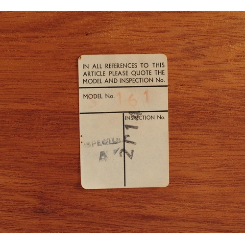 562 - Stag Furniture - Minstrel Range - Pair of vintage 20th century makore hardwood chest of drawers. Wit... 