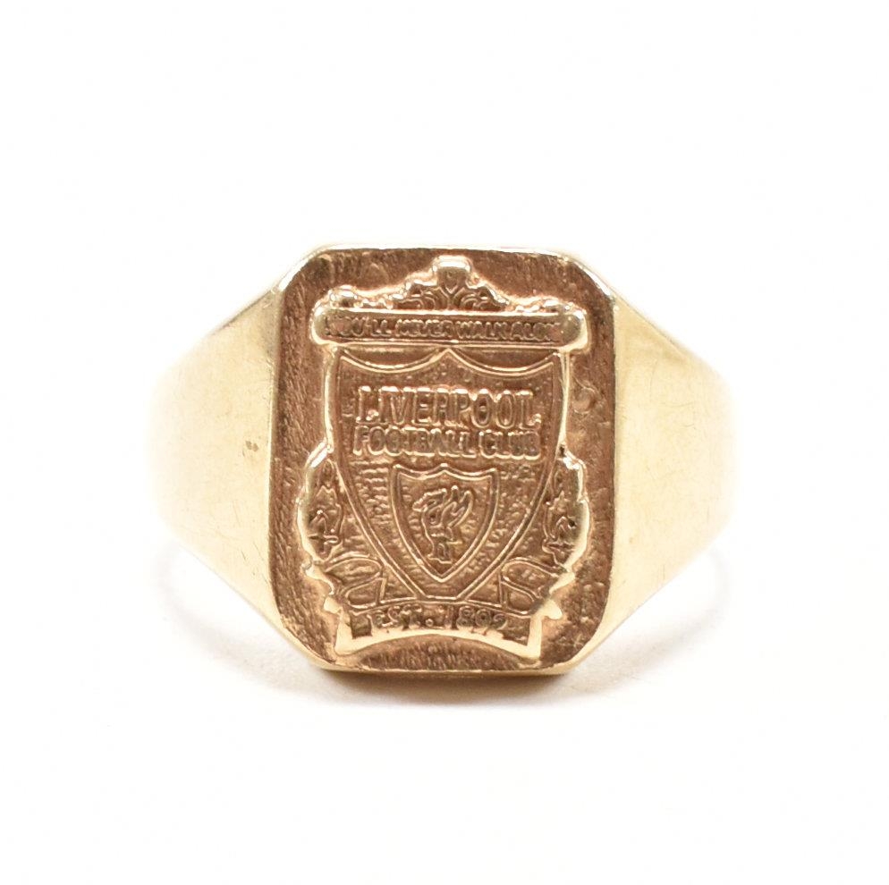 A hallmarked 9ct yellow gold Liverpool football club signet ring. The ring  having a canted rectangul