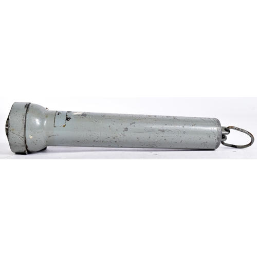 103 - A WWII Second World War British RAF Royal Air Force Type TD3A crash rescue torch. Heavy front grill ... 