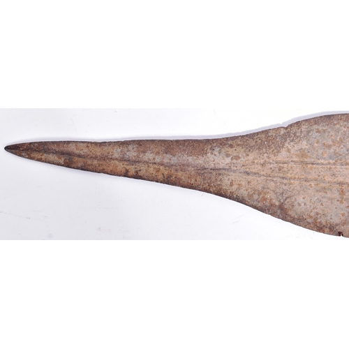 119 - An early 20th Century Central African DRC Congolese spear head. The wavy blade with a flat central r... 