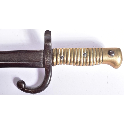 199 - A 19th Century French 1866 pattern ' Chassepot ' rifle bayonet. The bayonet having ribbed brass hilt... 