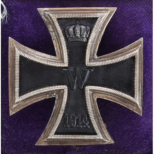 35 - A WWI First World War Third Reich Nazi German Iron Cross medal. A First Class example of part constr... 