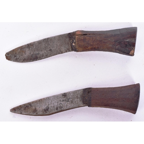 91 - An early 20th Century Nepalese / Gurkha Regiment Kukri knife dagger. The knife having a flat pommel ... 