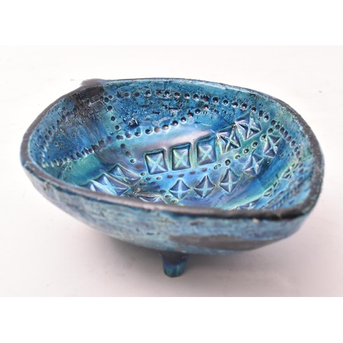 1 - Aldo Londi for Bitossi - Rimini Blue - A retro 20th century 1960s Italian studio art pottery bowl. T... 