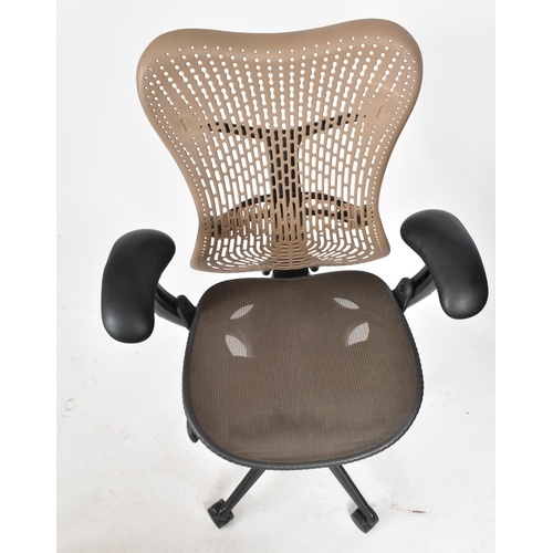 23 - Studio 7.5 - Herman Miller - Mirra 2 - A retro late 20th century swivel desk office chair having adj... 