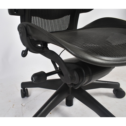 36 - Bill Stumpf and Don Chadwick for Herman Miller - Aeron - A contemporary office swivel desk chair wit... 