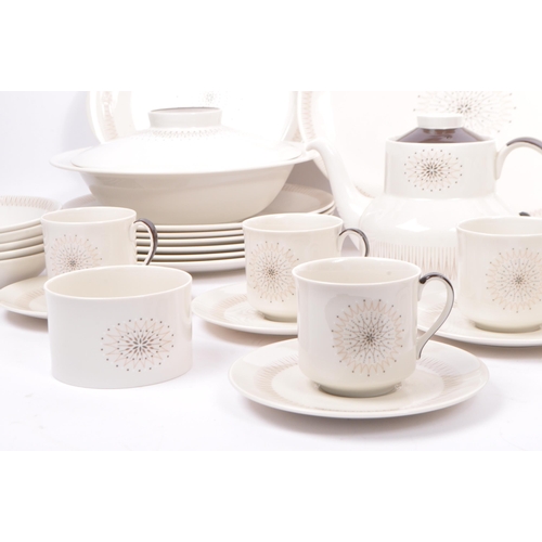 117 - Royal Doulton - Morning Star - A 20th century vintage china Royal Doulton eight person tea and dinne... 