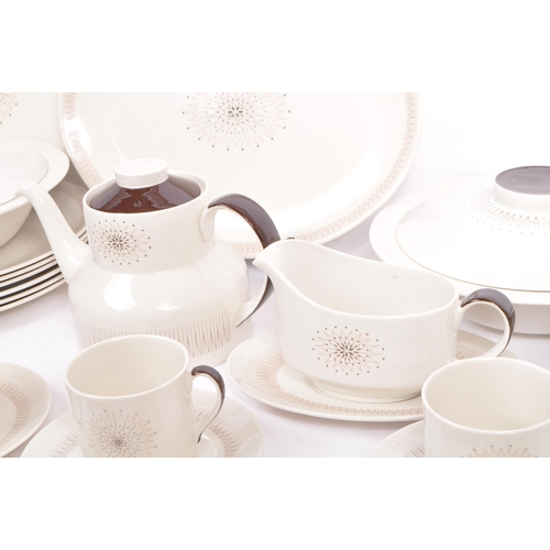 117 - Royal Doulton - Morning Star - A 20th century vintage china Royal Doulton eight person tea and dinne... 