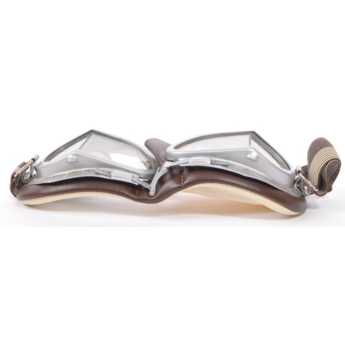 245 - A pair of Stadium mark 8 vintage goggles. With laminated glass lenses and original box. Specially de... 