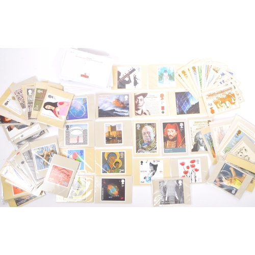 497 - A large collection of 300+ 20th century black & white / coloured Royal Mail United Kingdom multiple ... 