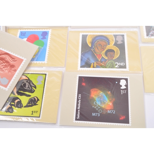 497 - A large collection of 300+ 20th century black & white / coloured Royal Mail United Kingdom multiple ... 