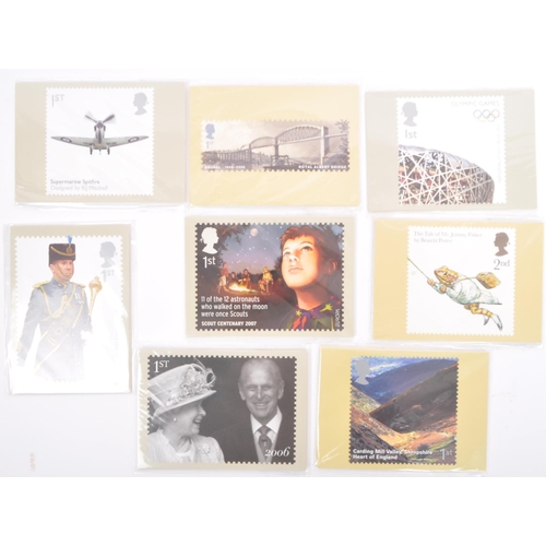 497 - A large collection of 300+ 20th century black & white / coloured Royal Mail United Kingdom multiple ... 