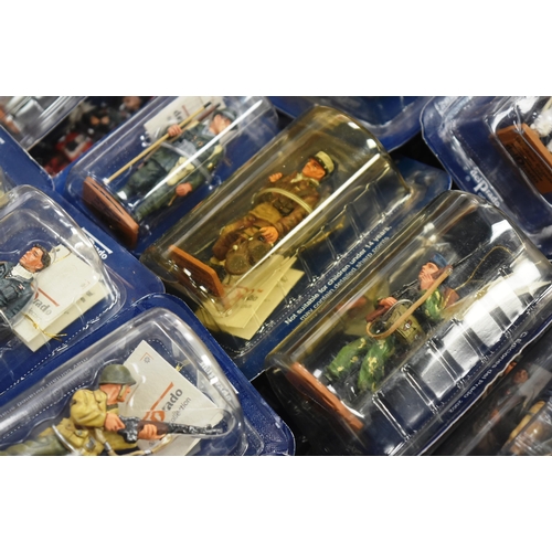 110 - Toy Soldiers - a collection of x100 assorted Del Prado made lead toy soldiers. The highly detailed s... 