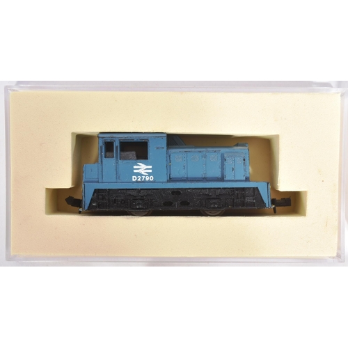 134 - Model Railway - a collection of assorted N gauge model railway trainset locomotives and rolling stoc... 