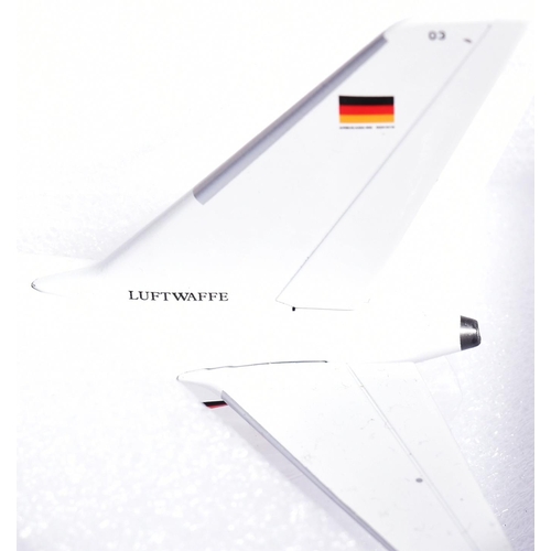 137 - Diecast - a vintage 1/200 scale Inflight 200 diecast aircraft model of a German Luftwaffe, the airbu... 