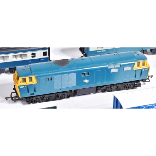 177 - Model Railway - a collection of vintage Hornby OO gauge locomotives and rolling stock, to include: N... 