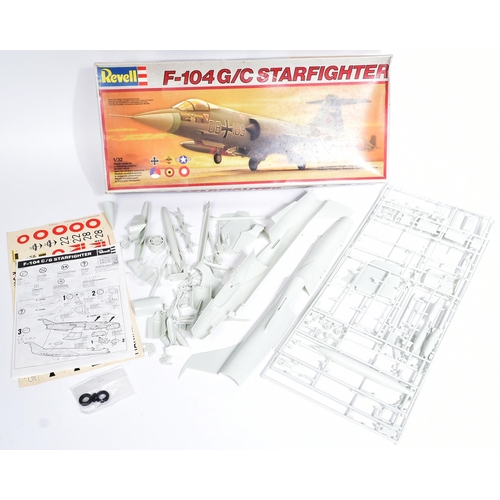 178 - Model Kits - x3 Revell fighter aircraft model kits, 1/32 scale, comprising of: RF-4E Phantom II (F-4... 