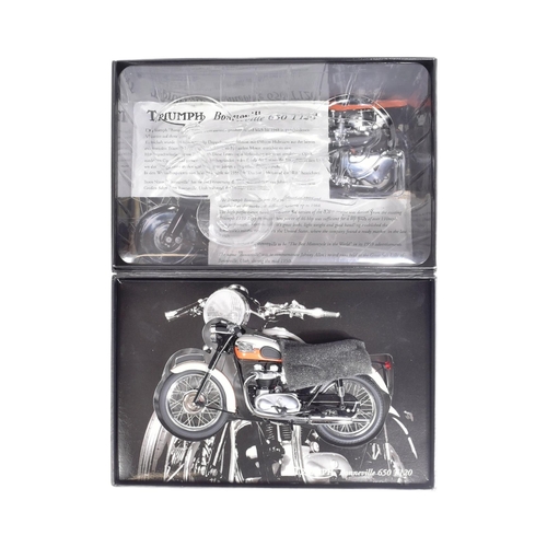 180 - Diecast - an original Minichamps 1/12 scale ' Classic Bike Series ' diecast model of a Triumph Bonne... 