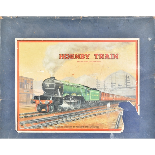 203 - Model Railway - an original vintage Hornby O gauge tinplate clockwork model railway trainset. The se... 