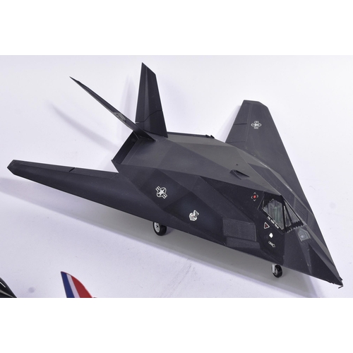 208 - Model kits - a collection of x5 built model kits of aircraft interest, comprising of: a German Lockh... 