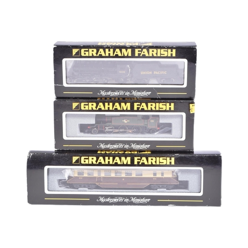 246 - Model Railway - a collection of x3 Graham Farish / Bachmann N gauge model railway trainset locomotiv... 