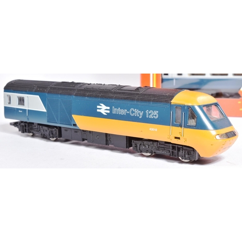 276 - Model Railway - a collection of Hornby OO gauge Inter-City 125 locomotives and coaches. To include: ... 